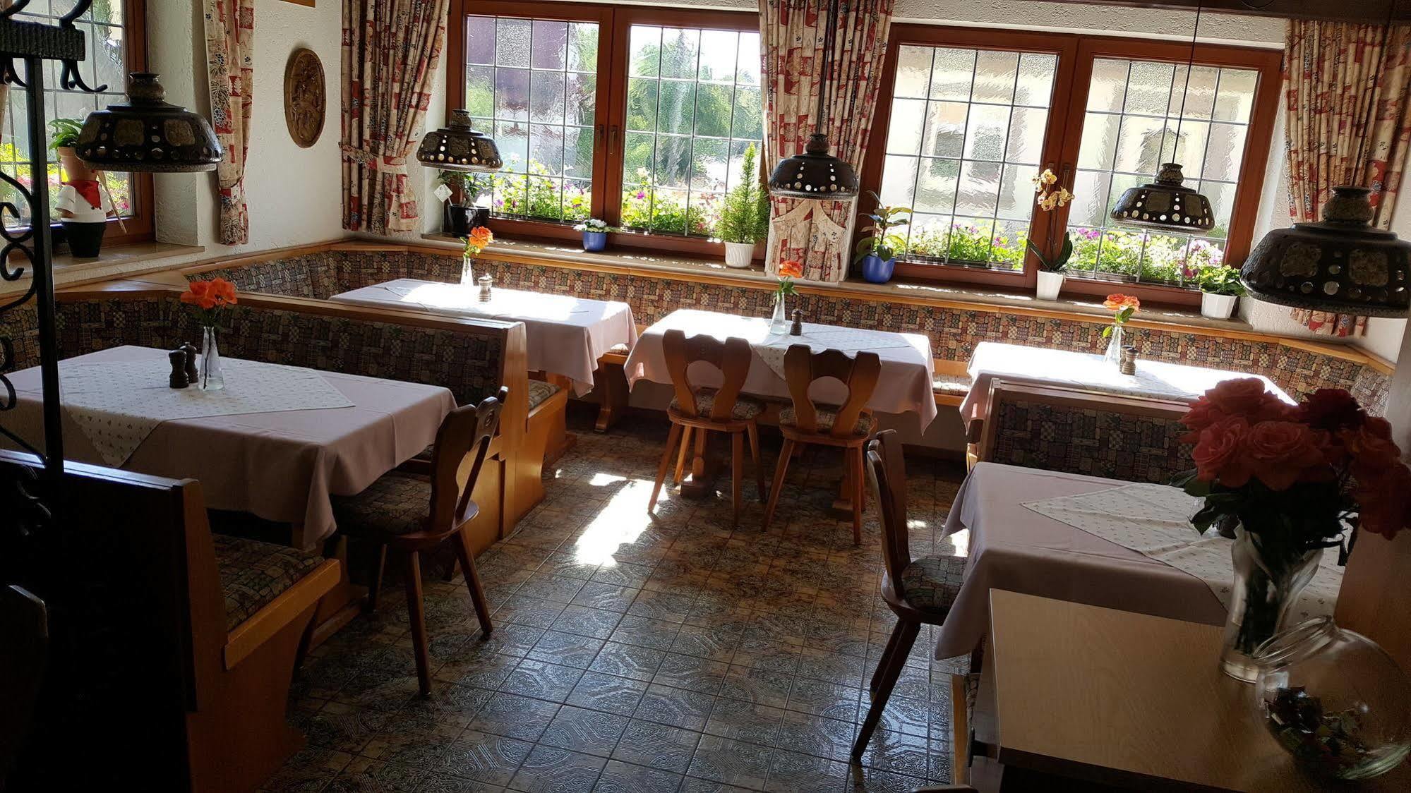 Hotel Gasthof Zum Schwan Steinsfeld Εξωτερικό φωτογραφία